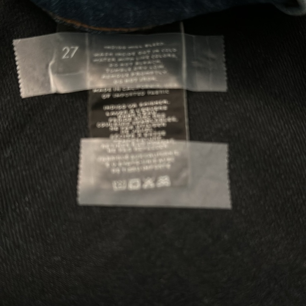 J Brand- size 27-Cropped Ellis- - Picture 2 of 4